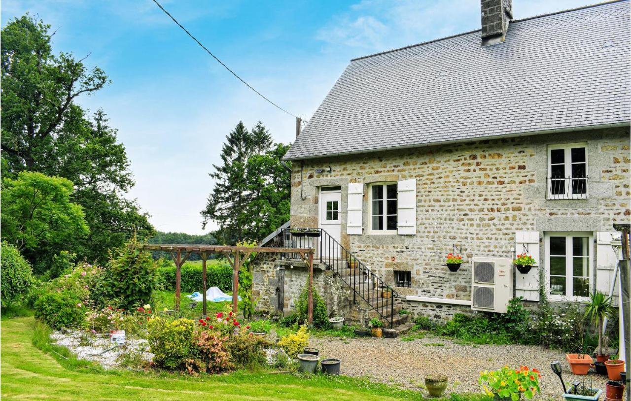 Awesome Home In Saint-Sever-Calvados With Kitchen Kültér fotó