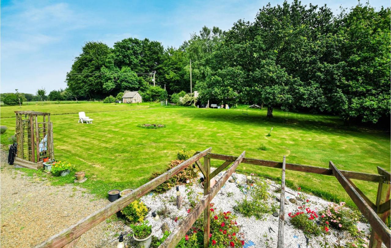 Awesome Home In Saint-Sever-Calvados With Kitchen Kültér fotó