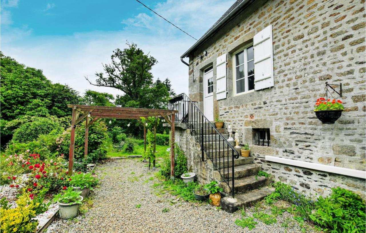 Awesome Home In Saint-Sever-Calvados With Kitchen Kültér fotó