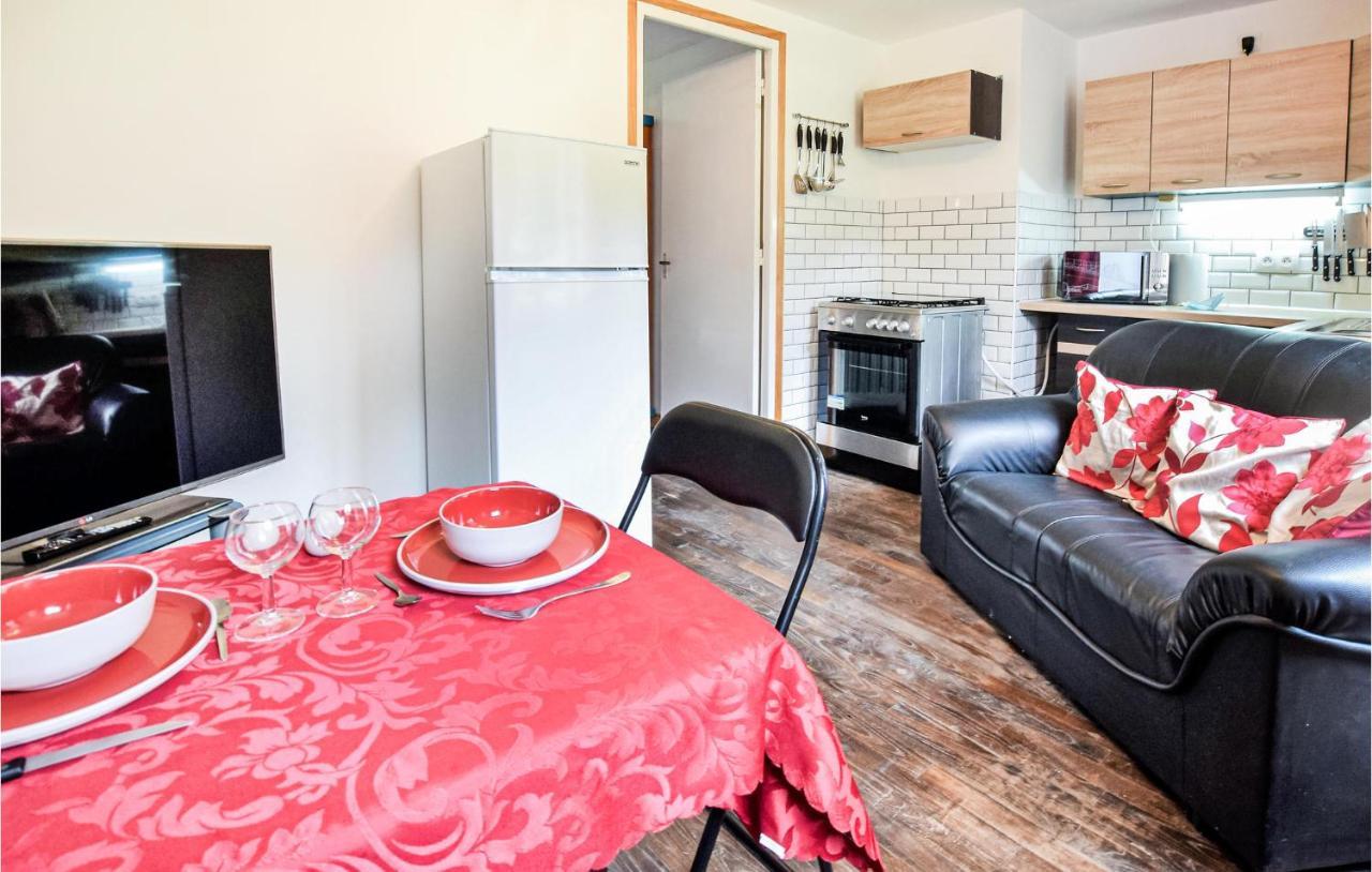 Awesome Home In Saint-Sever-Calvados With Kitchen Kültér fotó
